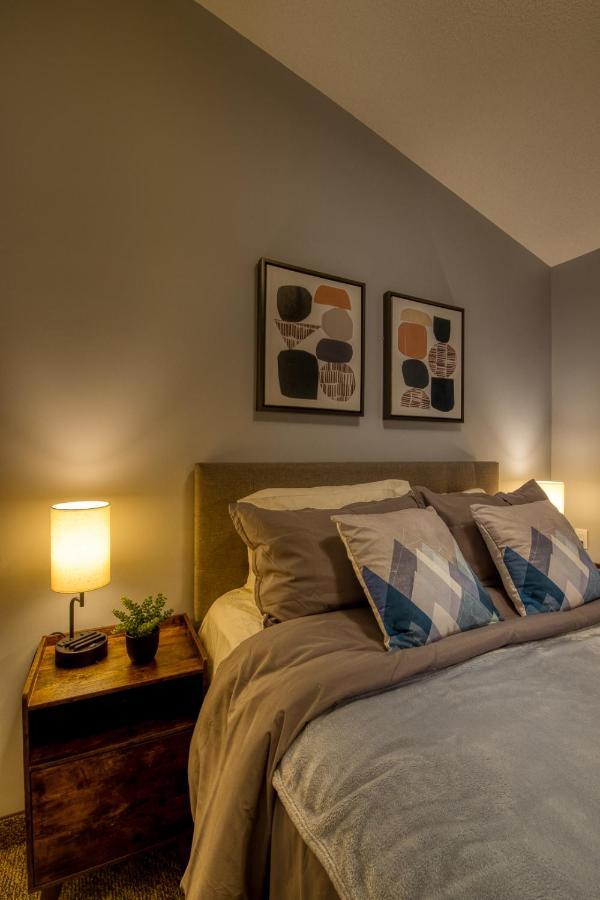 Beautiful Newly Reno 2Bdm 2 Bth Sleep Up To 6 Adults & Kids Mountain View Townhouse Suite Canmore Zewnętrze zdjęcie
