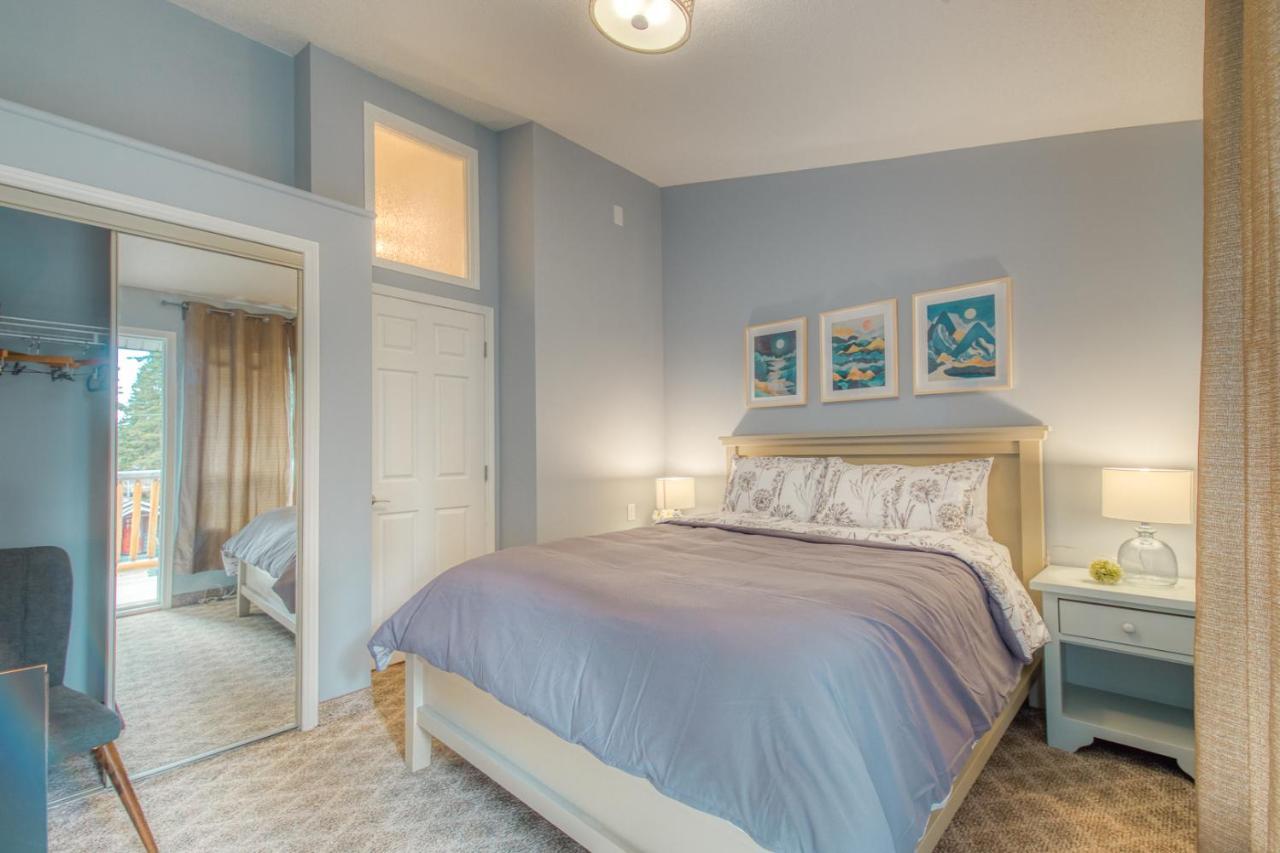Beautiful Newly Reno 2Bdm 2 Bth Sleep Up To 6 Adults & Kids Mountain View Townhouse Suite Canmore Zewnętrze zdjęcie