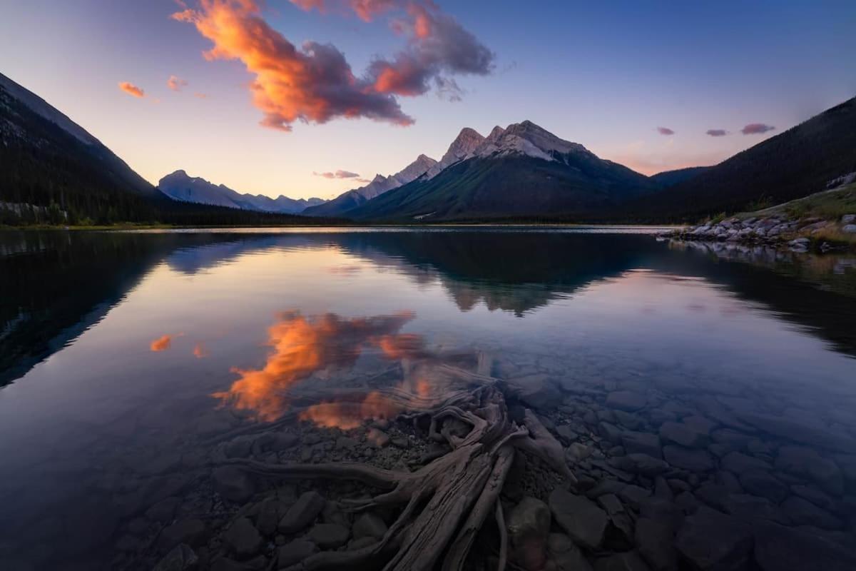 Beautiful Newly Reno 2Bdm 2 Bth Sleep Up To 6 Adults & Kids Mountain View Townhouse Suite Canmore Zewnętrze zdjęcie